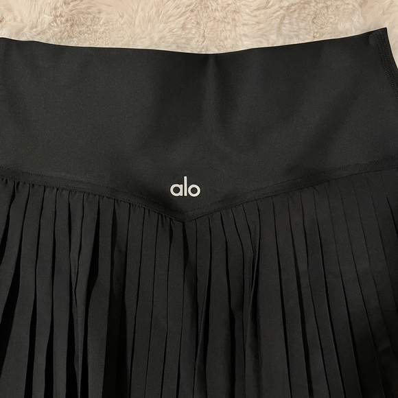 ALO Yoga Women's Black Tennis Skirt - Picture 2 of 5